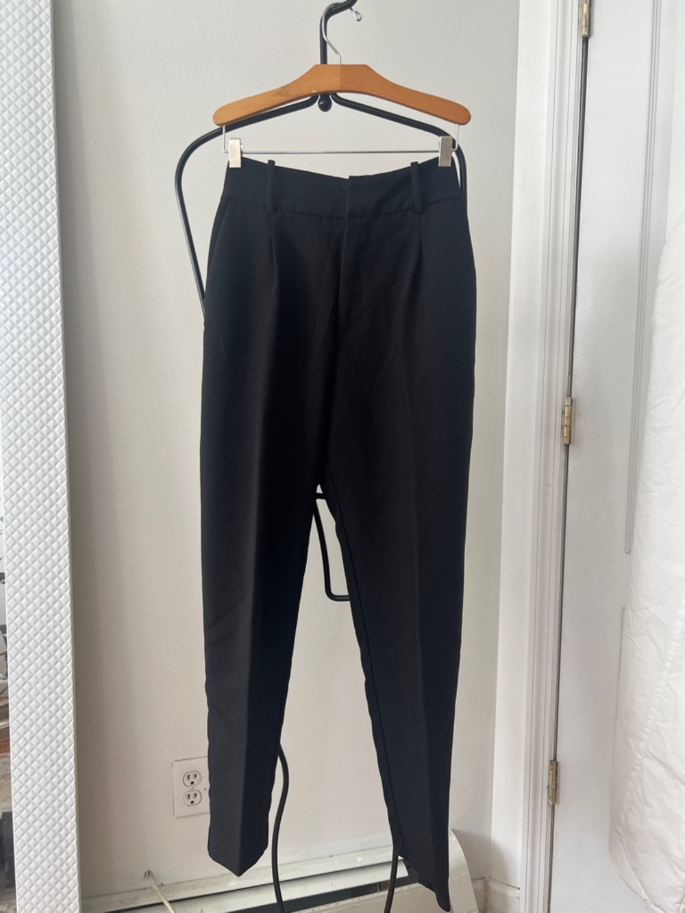 Zara Black tapered ankle Dress Pants